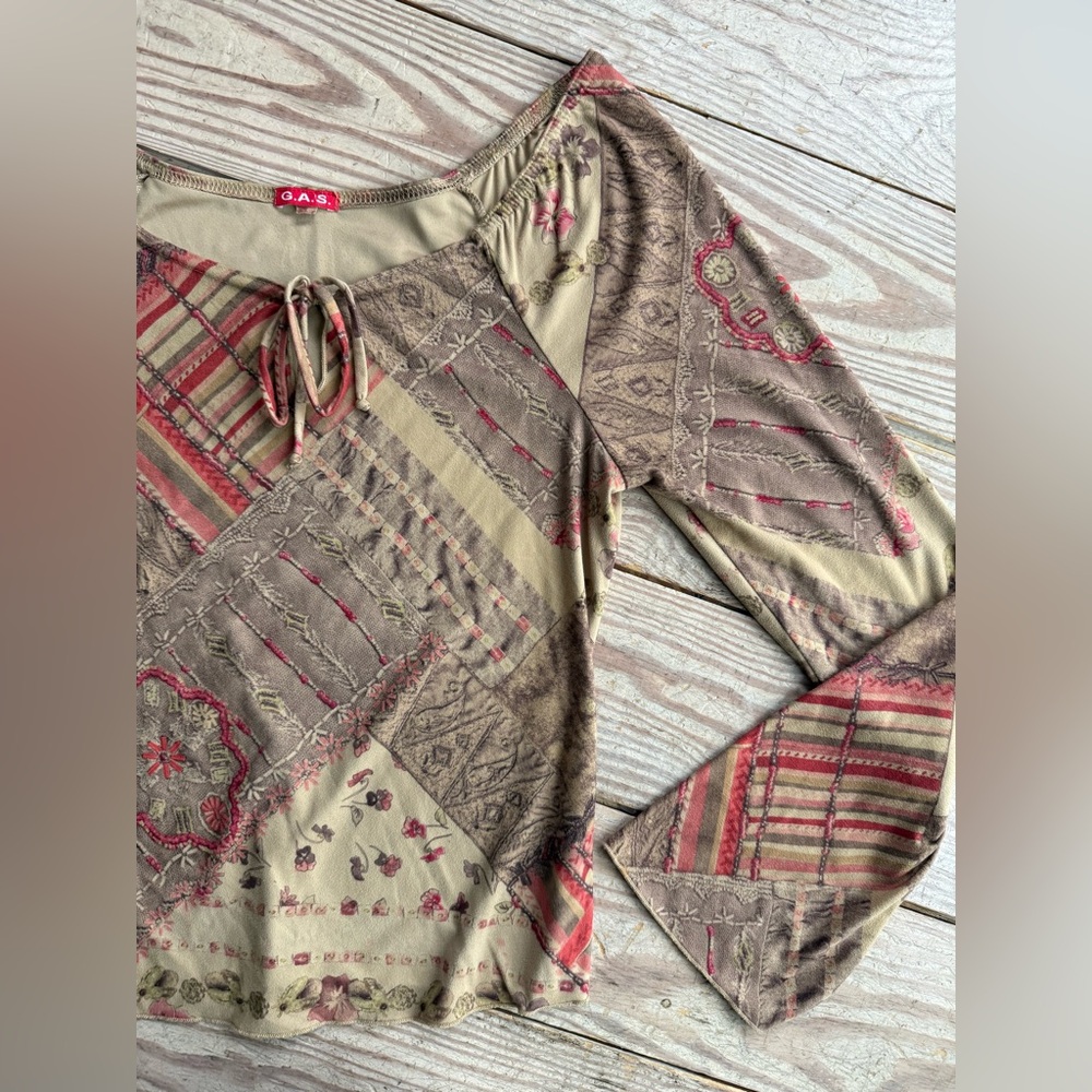 Y2K gas blouse size m- no tag